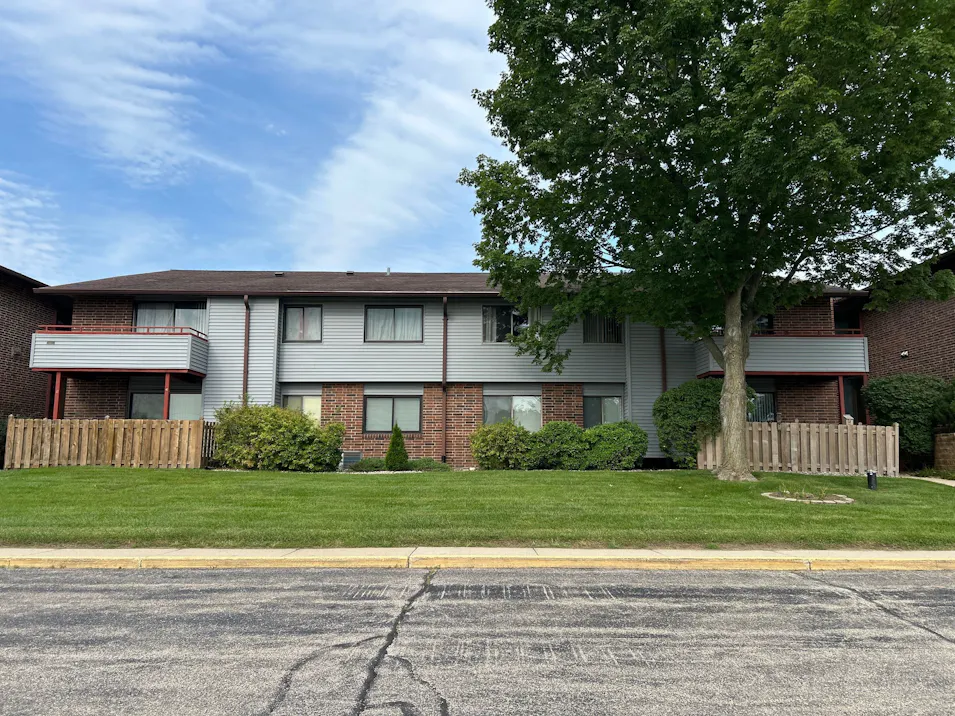 7931 S 68th St Franklin, WI 53132, Milwaukee County