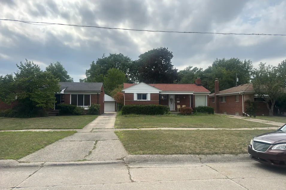 27047 Lorraine Ave Warren, MI 48093, Macomb County