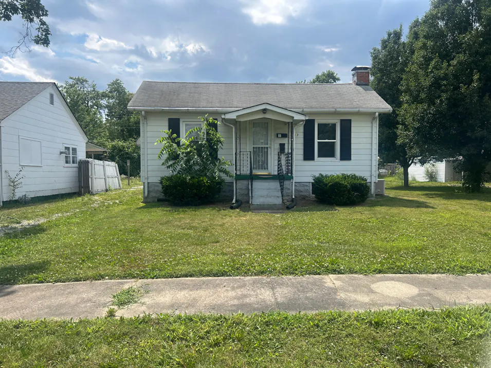 1113 S 23rd St Mount Vernon, IL 62864, Jefferson County