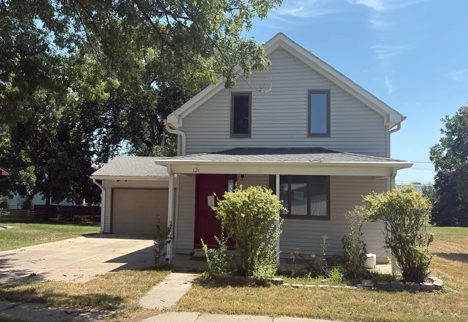 121 S 12th St Geneva, NE 68361, Fillmore County