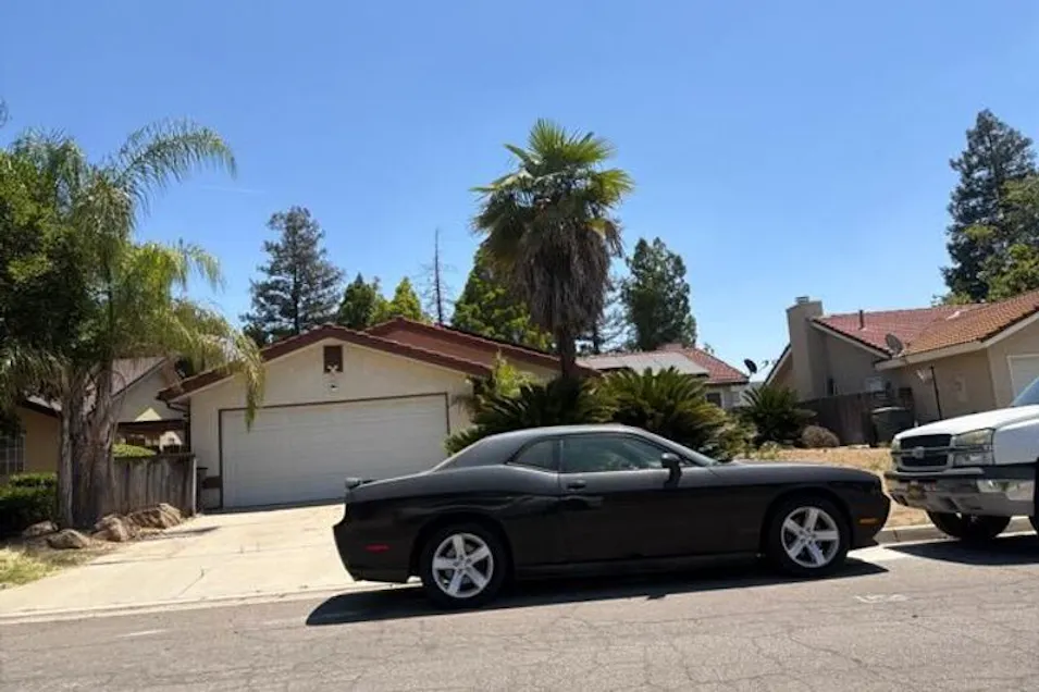 6144 North Carica Ave Fresno, CA 93722, Fresno County