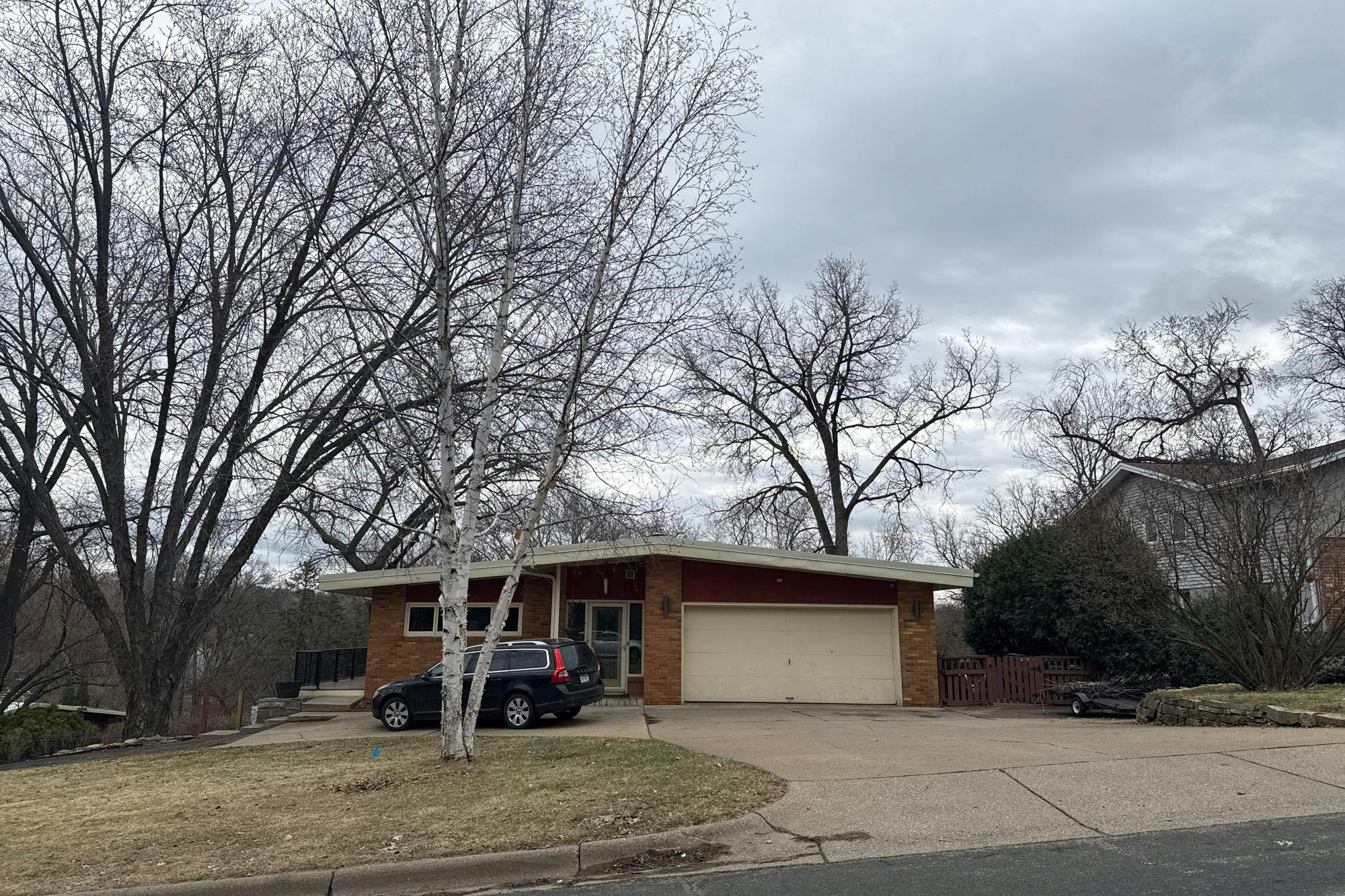 Mary Hills Dr, Minneapolis, MN 55422