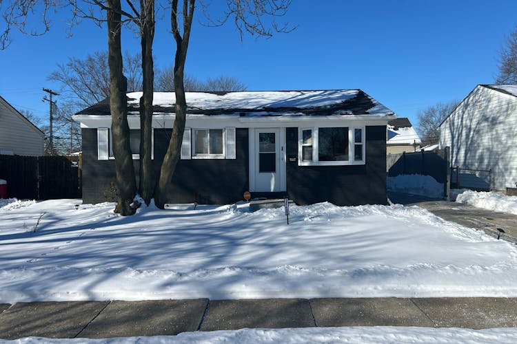 26485 Collingwood St Roseville, MI 48066, Macomb County