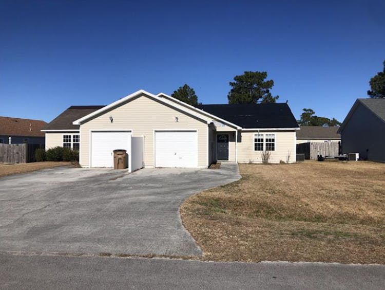 113 and 115 Charlton Rd Hubert, NC 28539, Onslow County