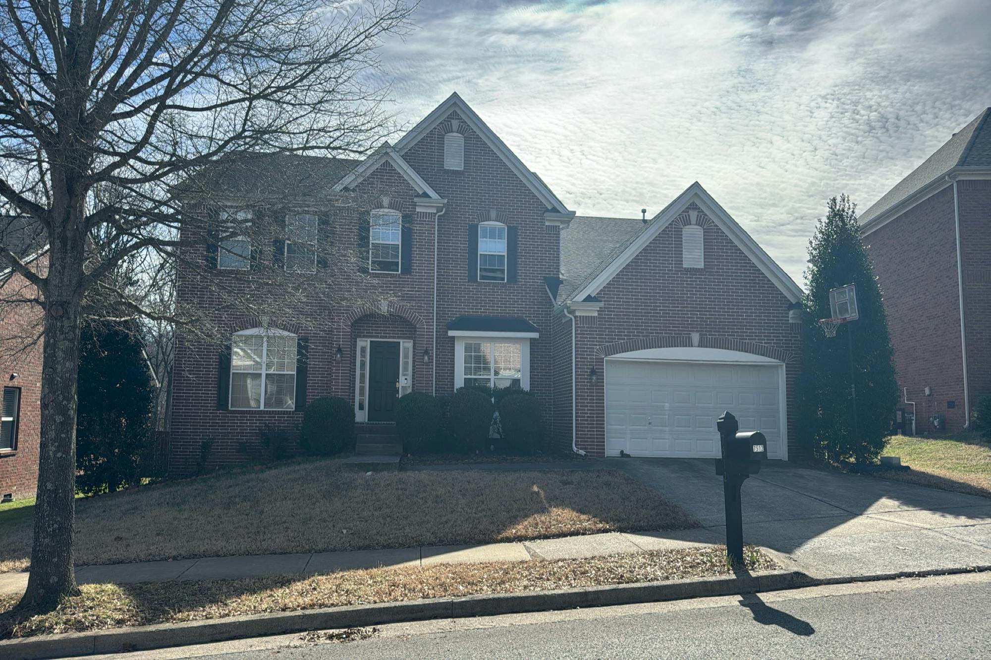 Woodstream Dr, Nashville, TN 37221
