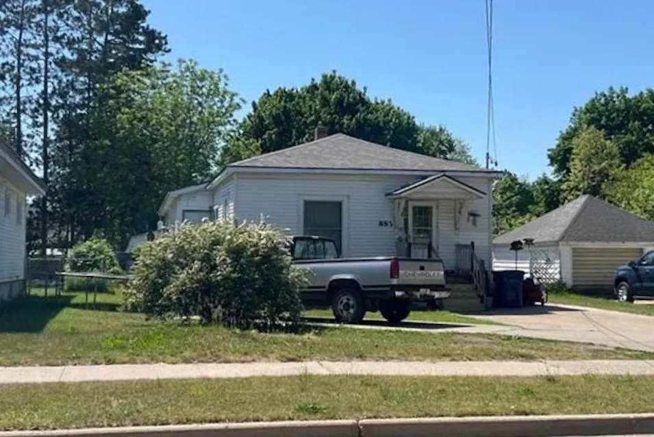 883 Farrar St Cadillac, MI 49601-1357, Wexford County