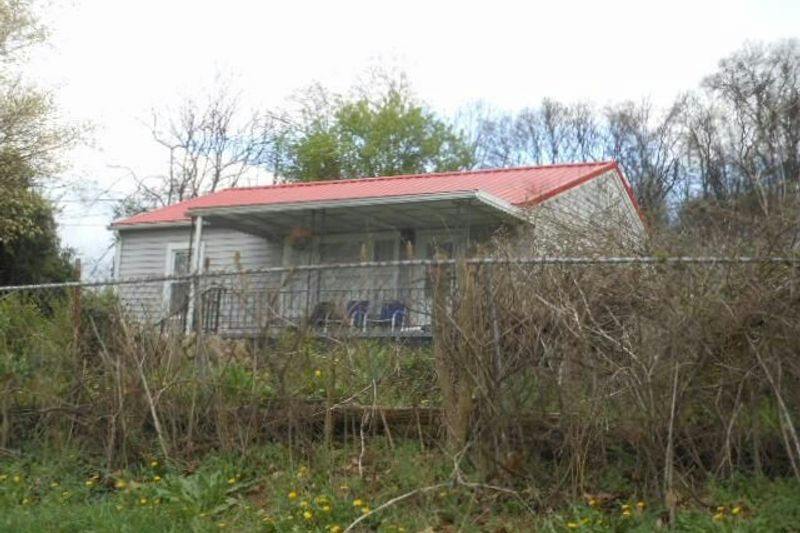 Liberty Hill Rd, Morristown, TN 37814