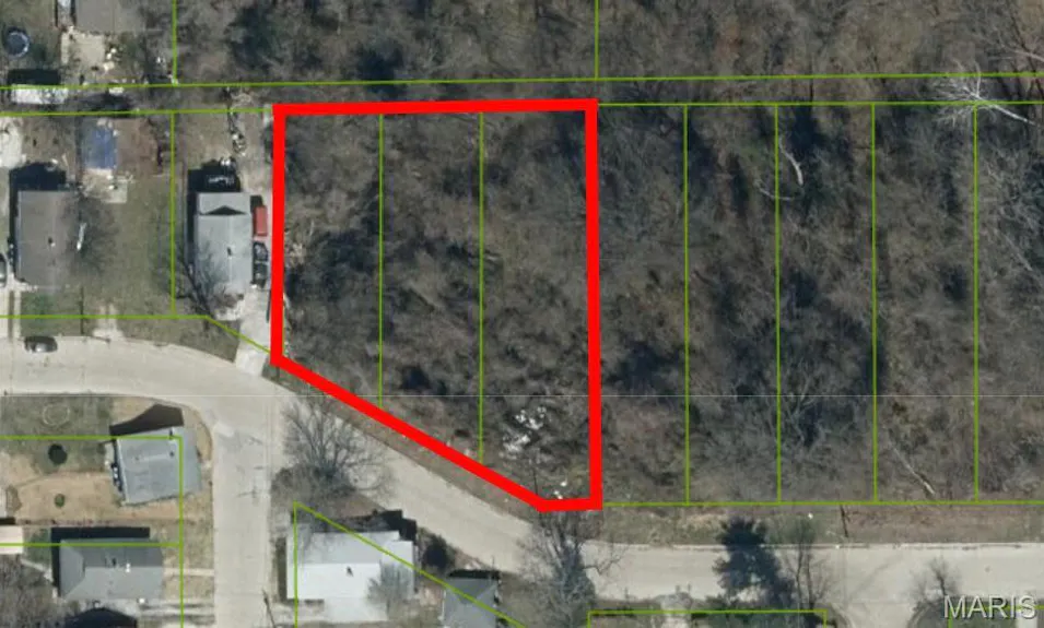 400 Emerald Ave Alton, IL 62002, Madison County