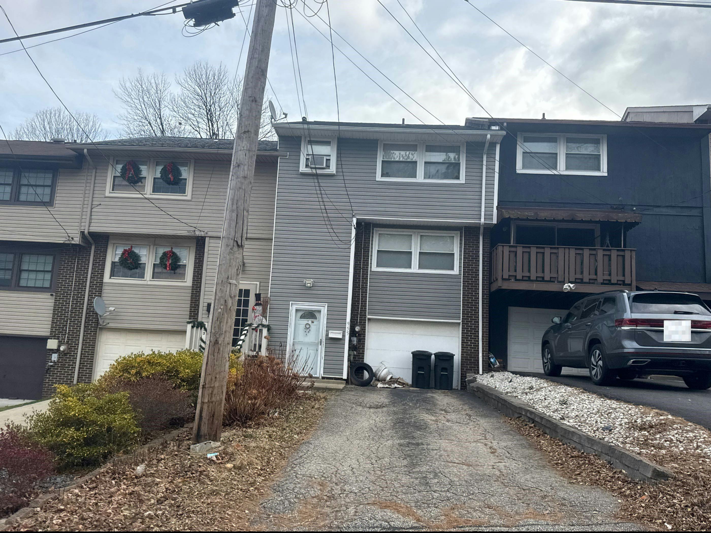 Pittsburgh St, North Versailles, PA 15137