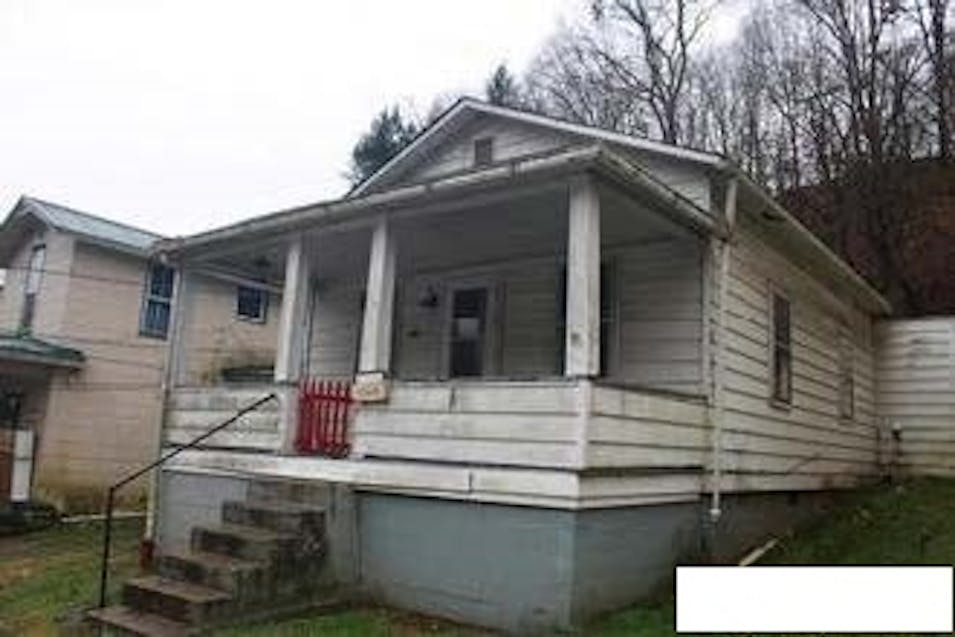 691 Brownell Avenue Middleport, OH 45760, Meigs County