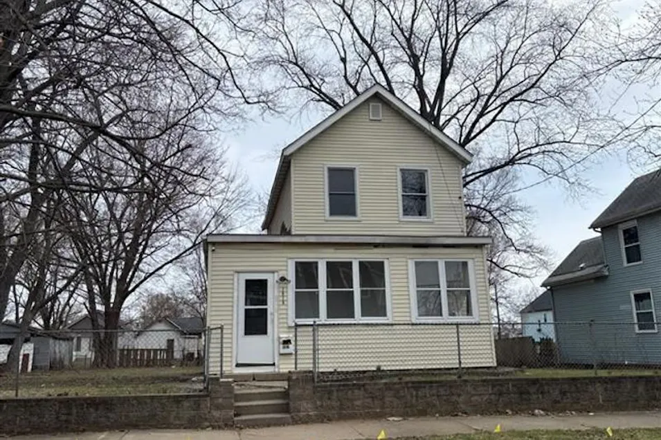 1312 South Greenlawn Avenue Peoria, IL 61605, Peoria County