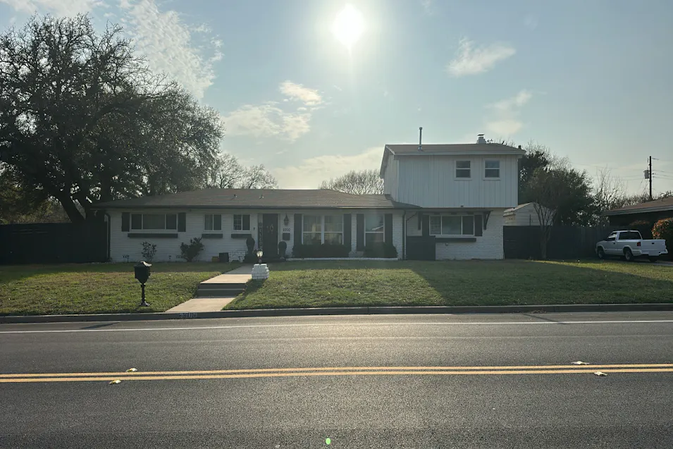 2300 Mount Carmel Dr Waco, TX 76710, McLennan County