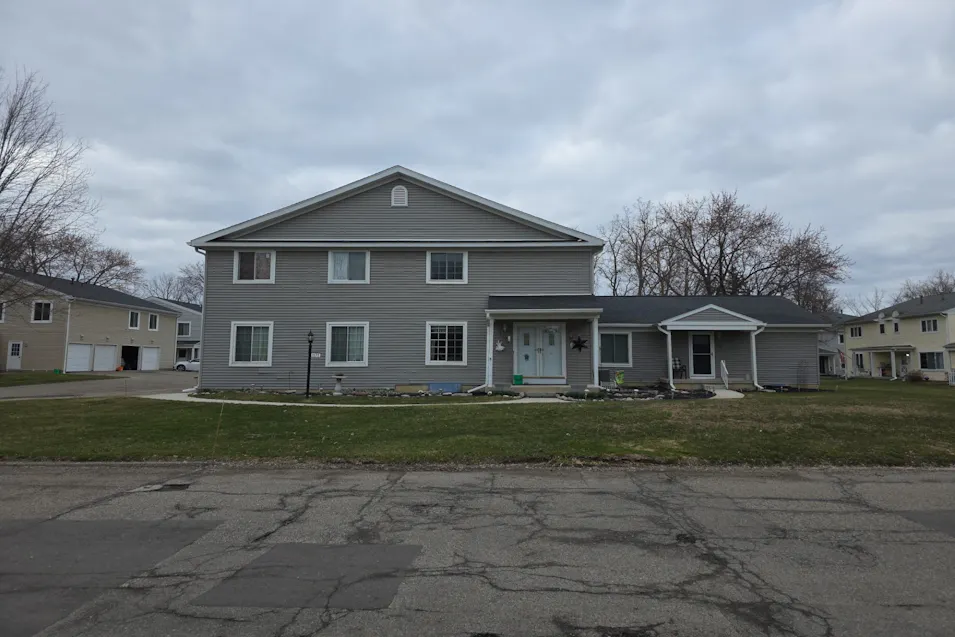 1176 Leisure Dr Unit 44 Flint, MI 48507, Genesee County