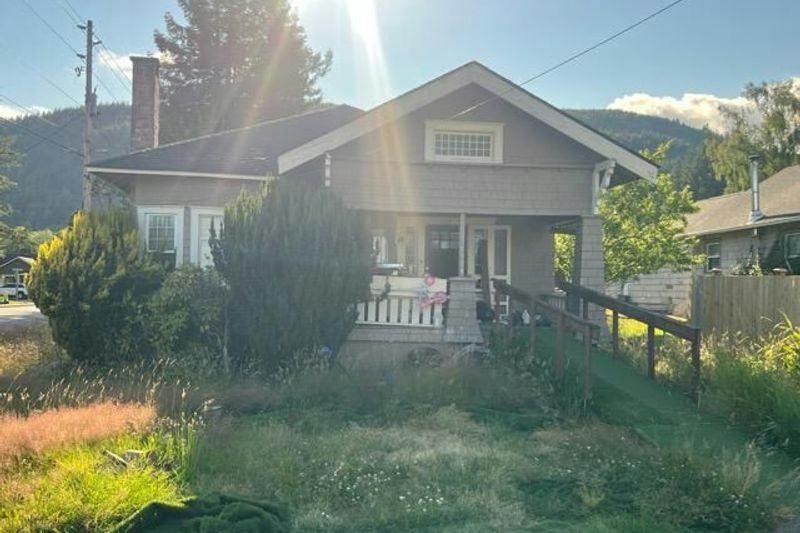 Gaylord St, Raymond, WA 98577