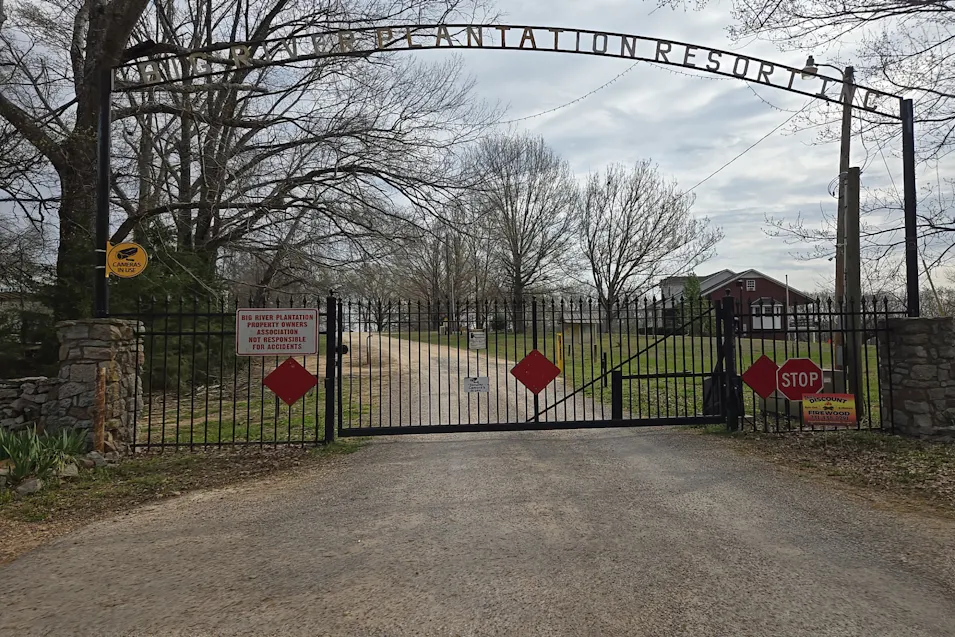 617 B F Terry Circle Rd Savannah, TN 38372, Hardin County