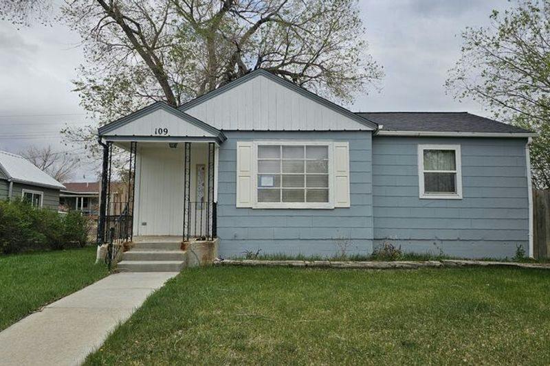 Frontier Ave, Newcastle, WY 82701