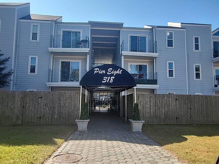 318 Lake Marina Ave Apt 116 New Orleans, LA 70124, Orleans County