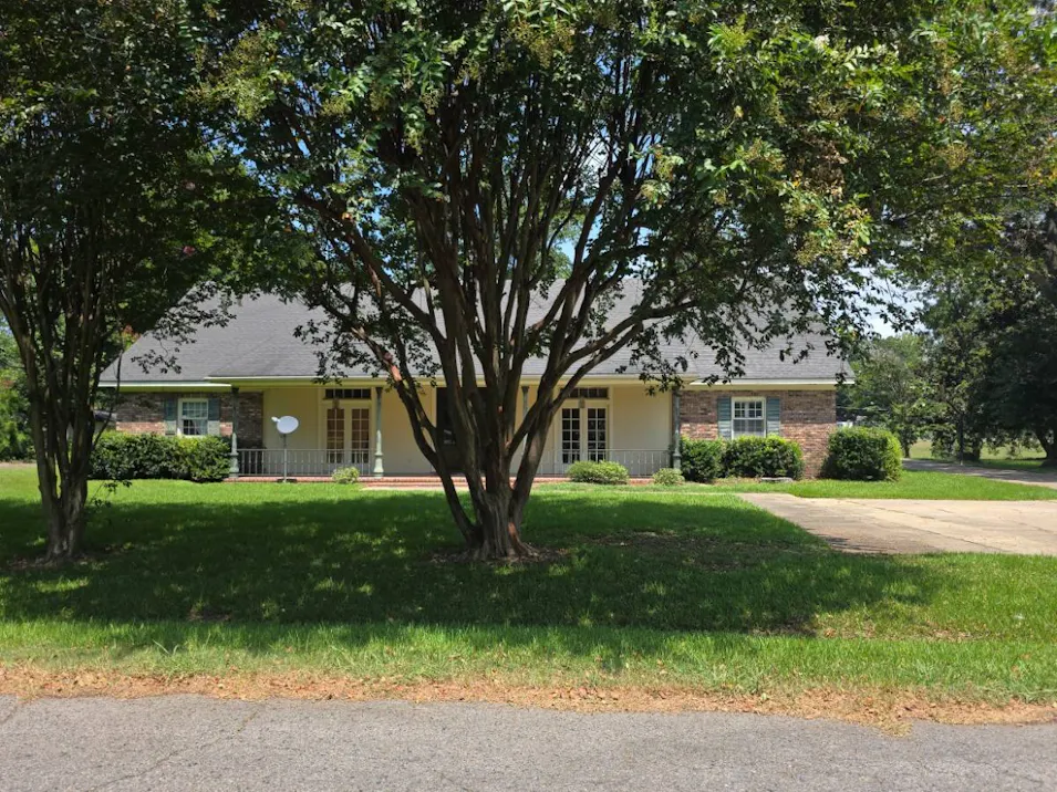 1215 Lasalle Street Tallulah, LA 71282, Madison County