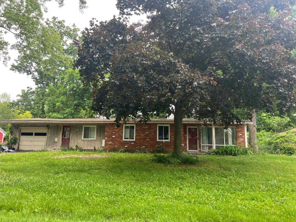 Delta Rd, Walled Lake, MI 48390