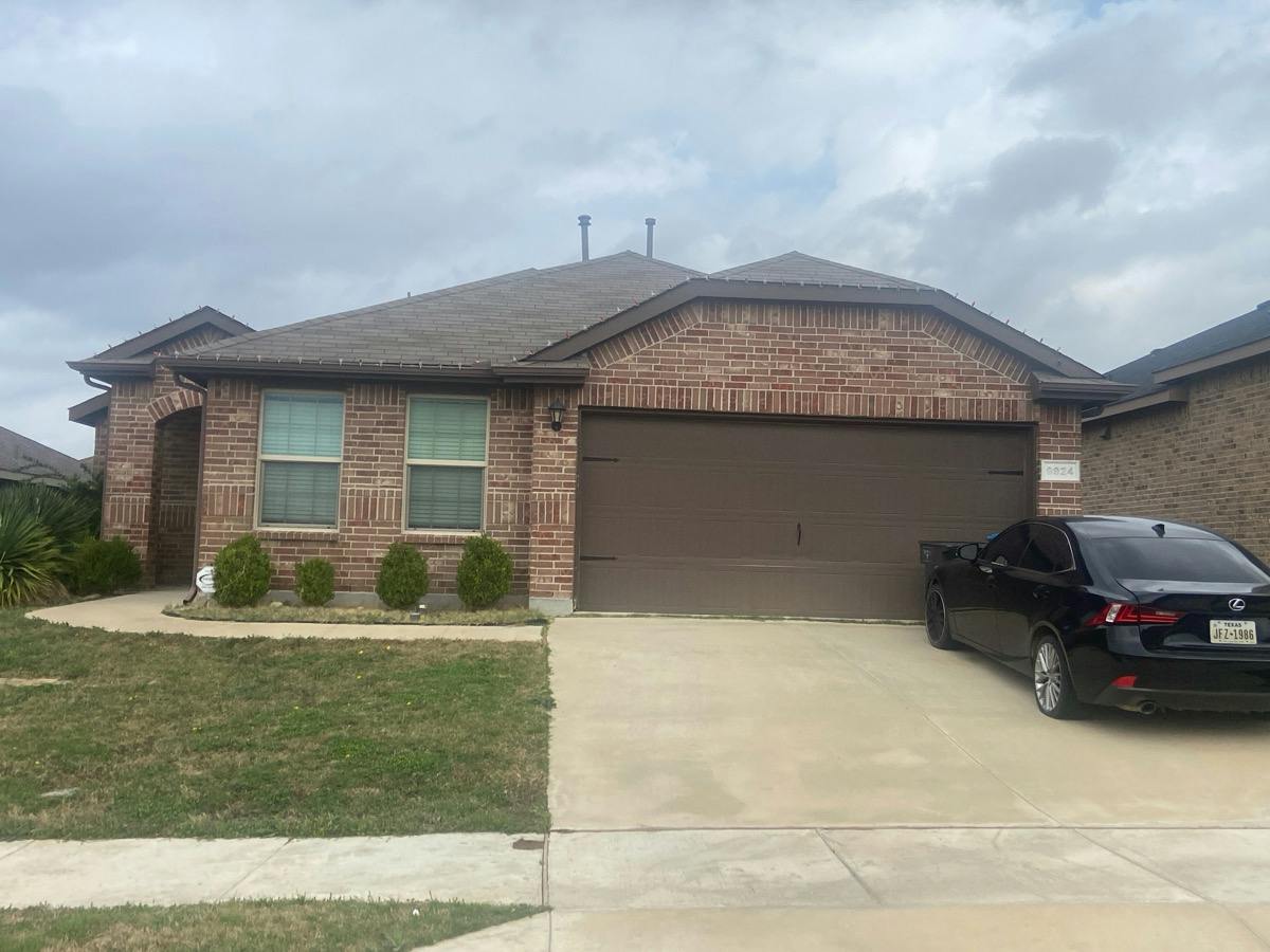 Huntersville Trl, Fort Worth, TX 76108