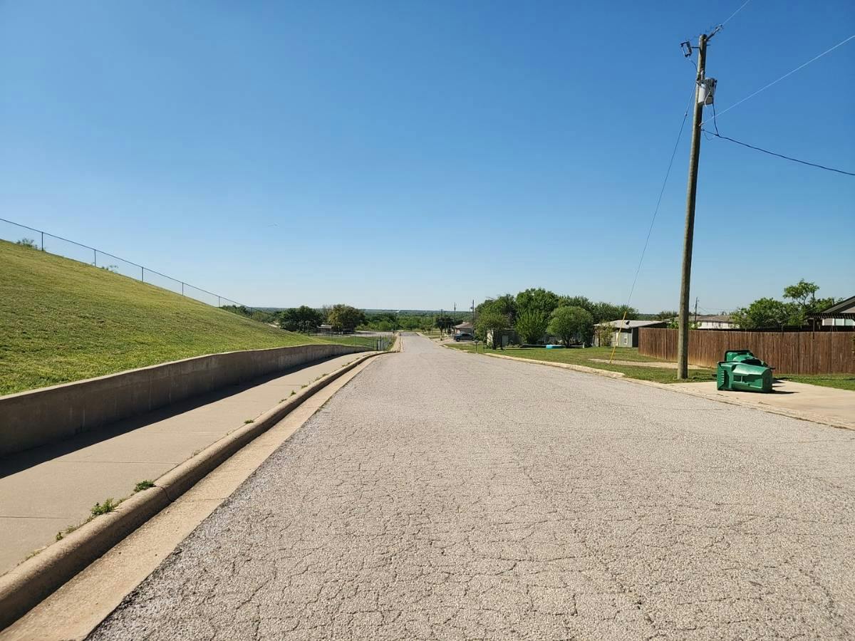 Ostrom Ave, Eastland, TX 76448