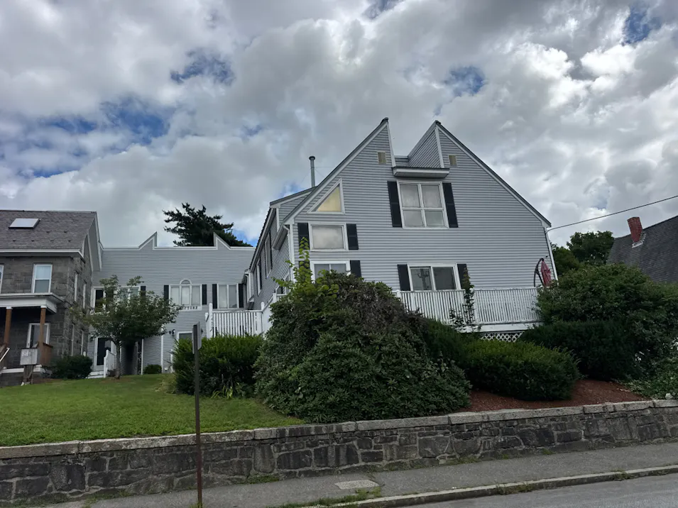 325 Mammoth Road, Unit 1 Lowell, MA 01854, Middlesex County