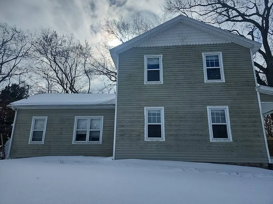 5015 Page Ave Jackson, MI 49201, Jackson County