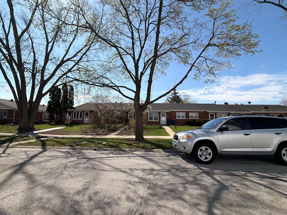 711 Dulles Road, Unit E Des Plaines, IL 60016, Cook County