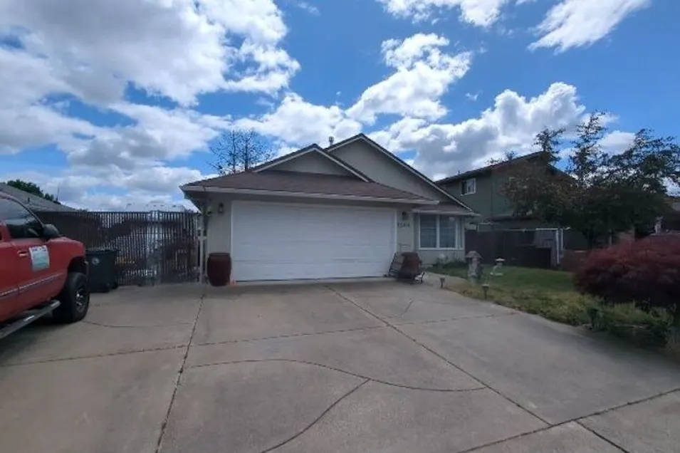 1244 Looking Glass Way Central Point, OR 97502, Jackson County