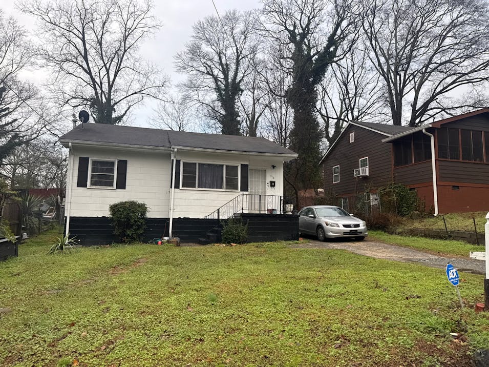 516 Elbridge Dr NW Atlanta, GA 30318, Fulton County