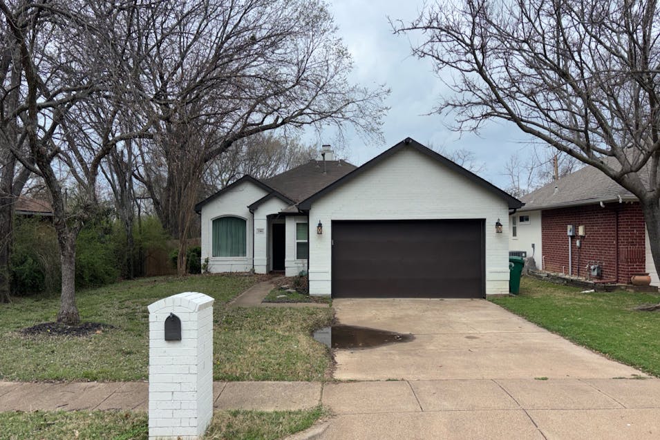 2304 Leslie St Denton, TX 76205, Denton County