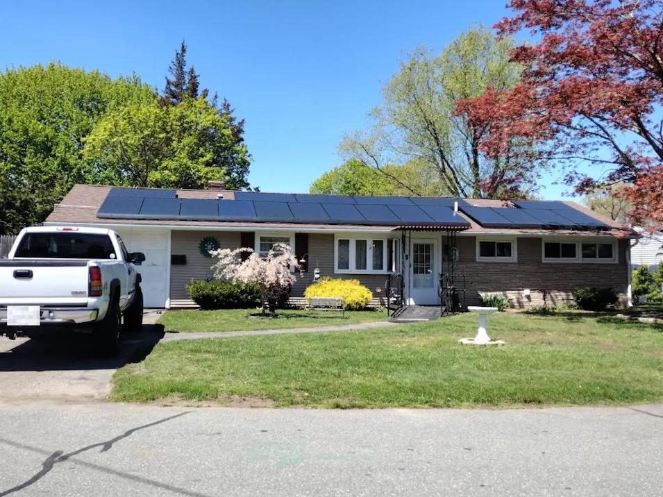 3 Lister St Warwick, RI 02886, Kent County