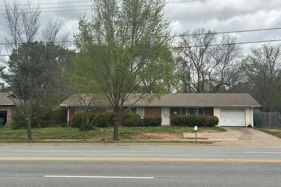 2760 West Mount Comfort Road Fayetteville, AR 72704, Washington County