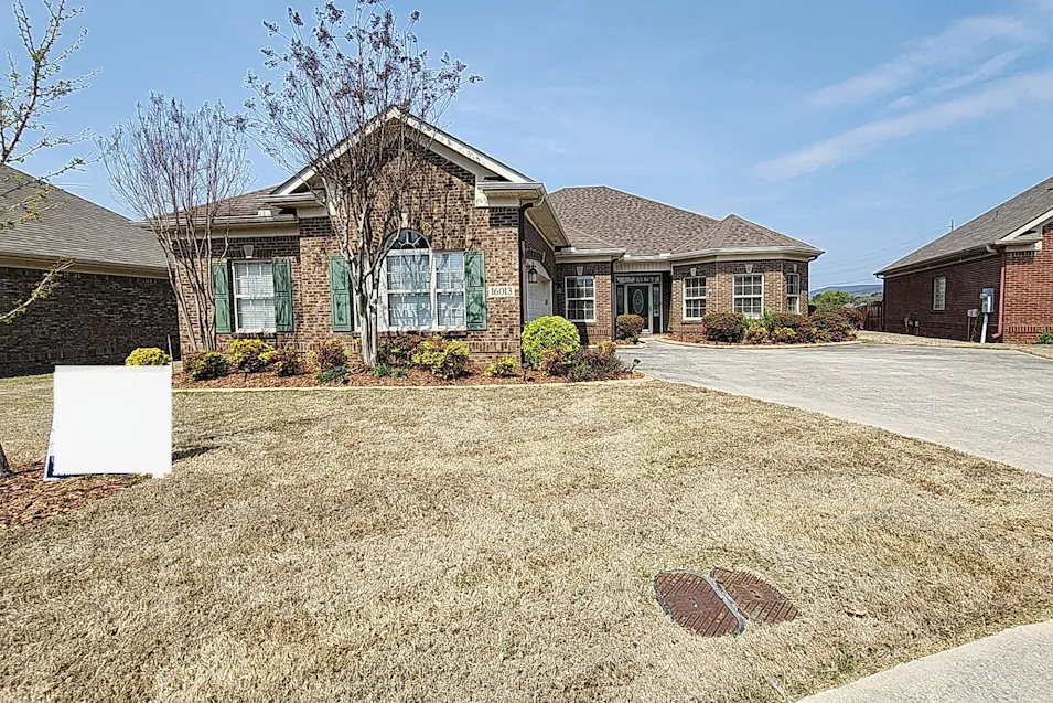 16013 Shropshire Dr Huntsville, AL 35803, Madison County
