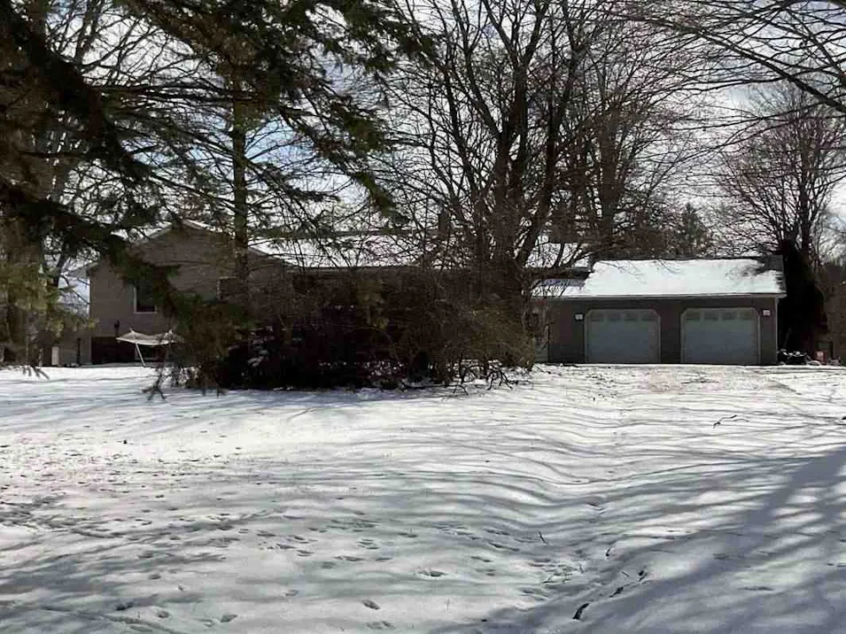 8710 Brookville Rd Plymouth, MI 48170, Wayne County