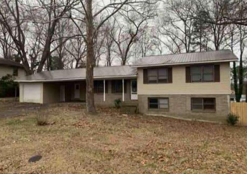 600 W 62nd St Anniston, AL 36206, Calhoun County