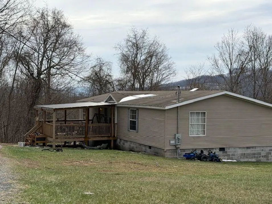 83 Hoss Ln Alderson, WV 24910, Monroe County