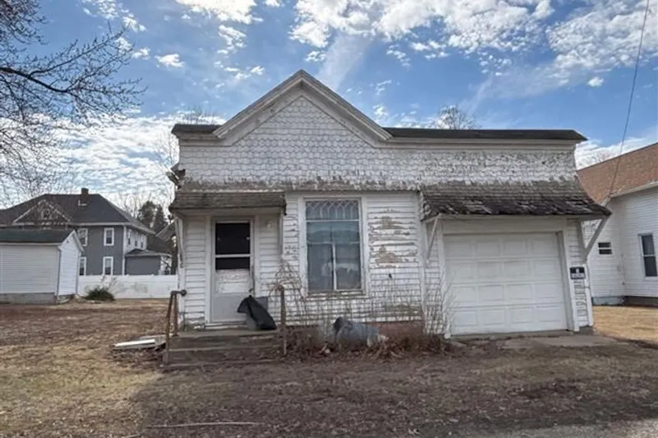 107 E. Market St Table Grove, IL 61482, Fulton County