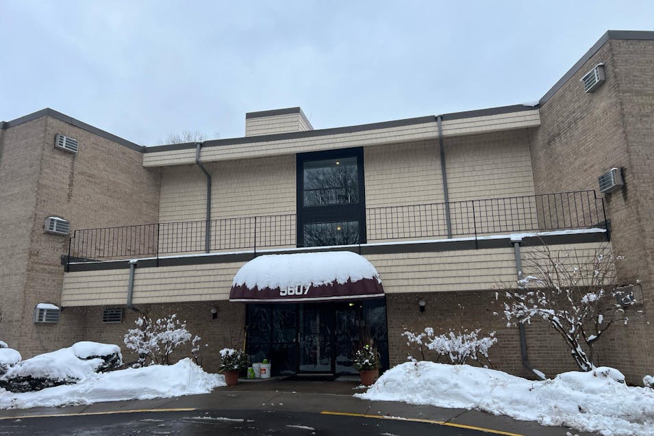 5607 Green Cir Dr 211 Minnetonka, MN 55343, Hennepin County