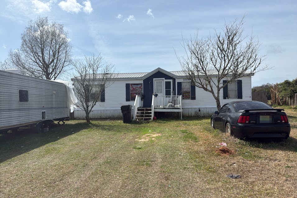 208  Swallow Cir Robertsdale, AL 36567, Baldwin County