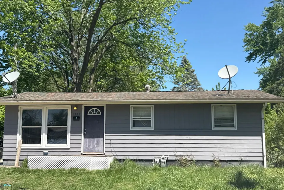 1059 W Centre St Springfield, IL 62704, Sangamon County