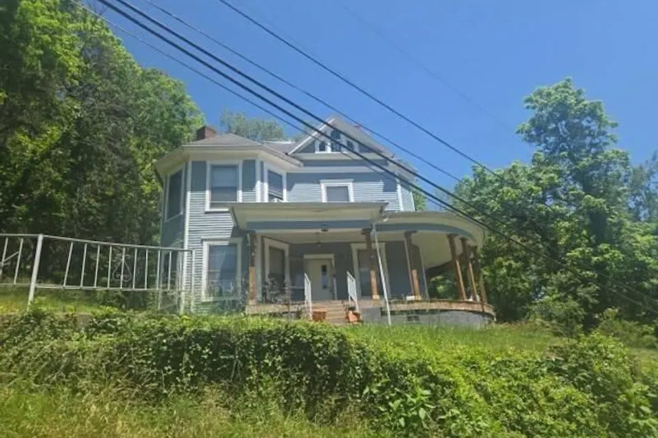 61 W High St Salem, WV 26426, Harrison County