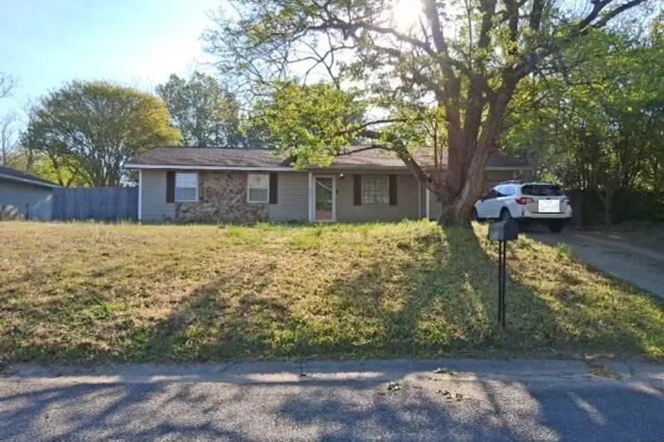 402 Scarborough Rd Warner Robins, GA 31093, Houston County