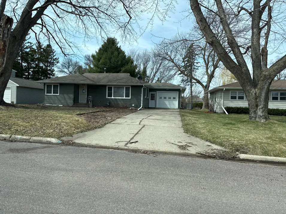 804 5th St SW Waseca, MN 56093, Waseca County