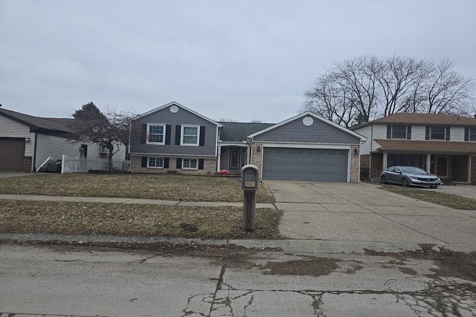 41830 Amberly Dr Clinton Township, MI 48038, Macomb County