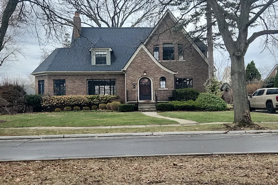 1713 Sunset Blvd Royal Oak, MI 48067-1071, Oakland County