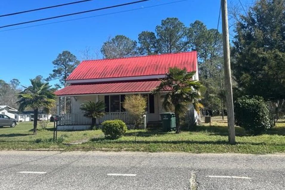 208 N Johnson St Samson, AL 36477, Geneva County