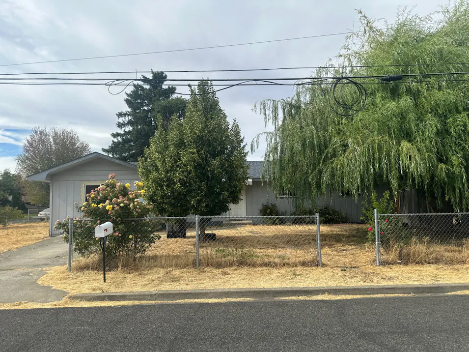 1207 West Pierce Street Yakima, WA 98902, Yakima County