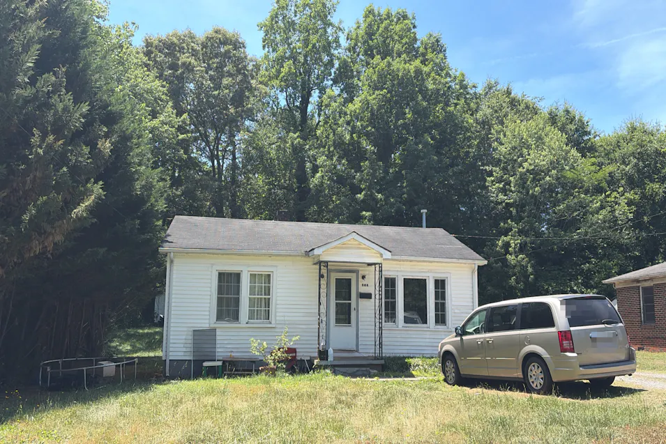 944 15th St SE Hickory, NC 28602, Catawba County