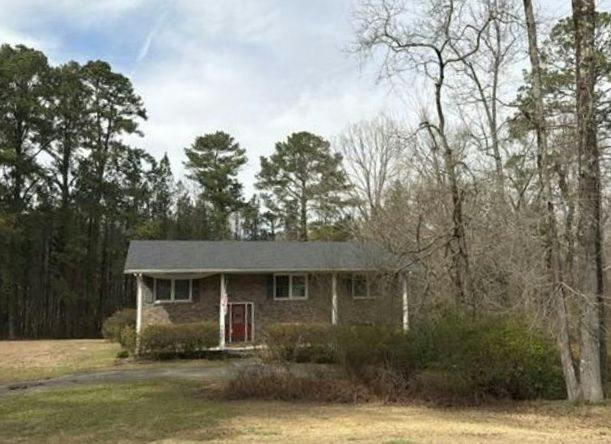 Pinewood Dr, Trussville, AL 35173